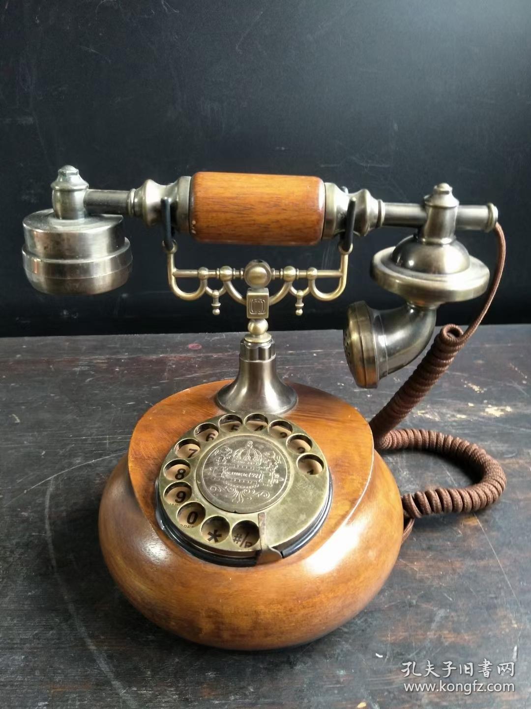 民国木头坐拔号老电话机,包存完整.正常使