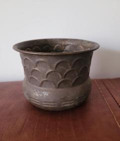 民国时期铜香炉，全品。高9厘米，直径12厘米。保真。顺丰快递包邮，并保价。