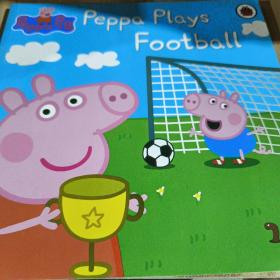 Peppa Pig: Peppa Plays Football小猪佩奇故事书：踢足球