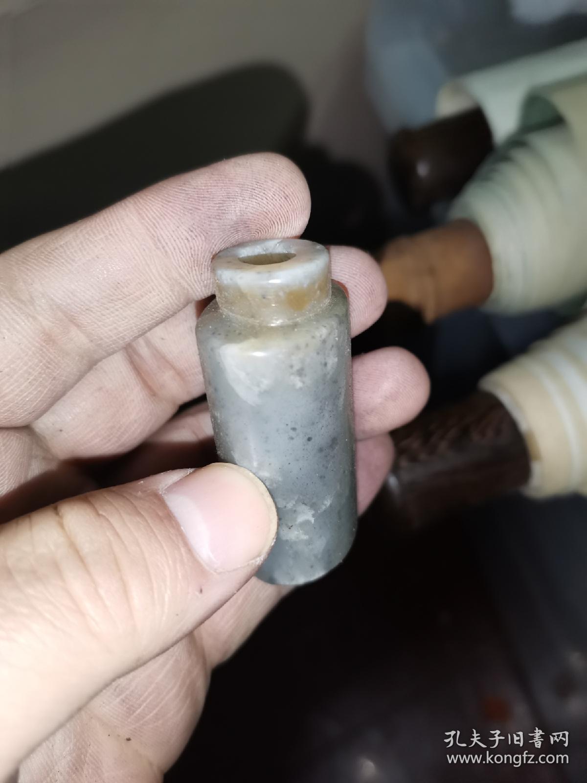 传世老包浆清代中医药瓶玉鼻烟壶