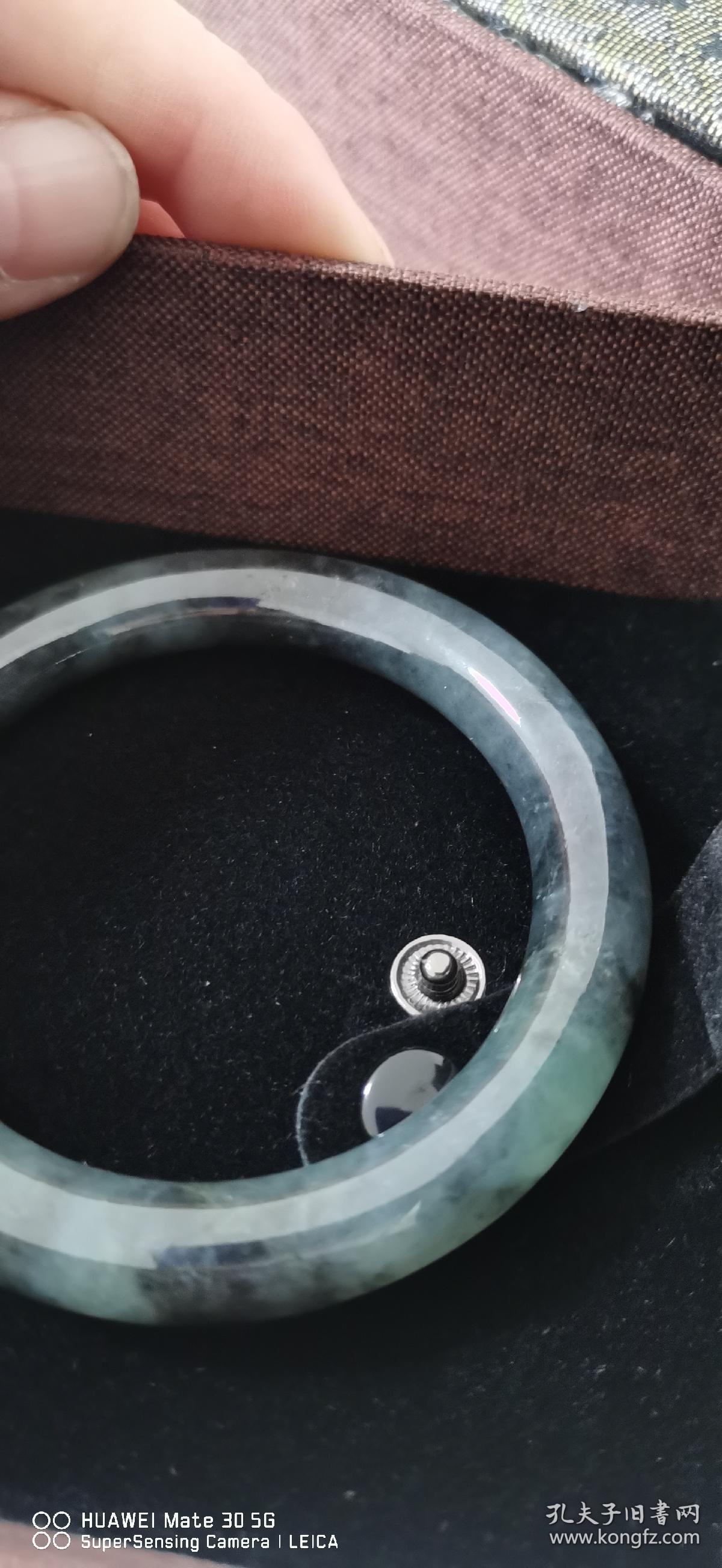 冰乌鸡圆条手镯