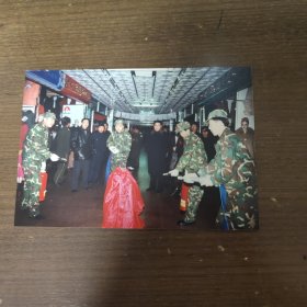 中国人民航空老照片： 鸡西市人防 吉师市市长。检查地下商业城安全防火工作。并观看防火演练。李志和 摄影报道