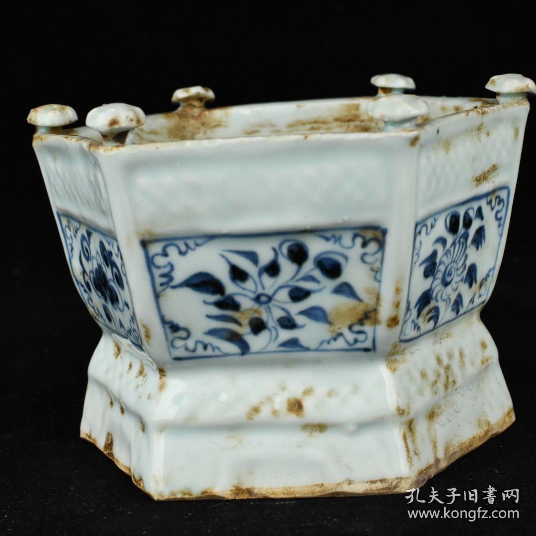 元青花灵芝花卉纹六棱香炉规格11*17厘米