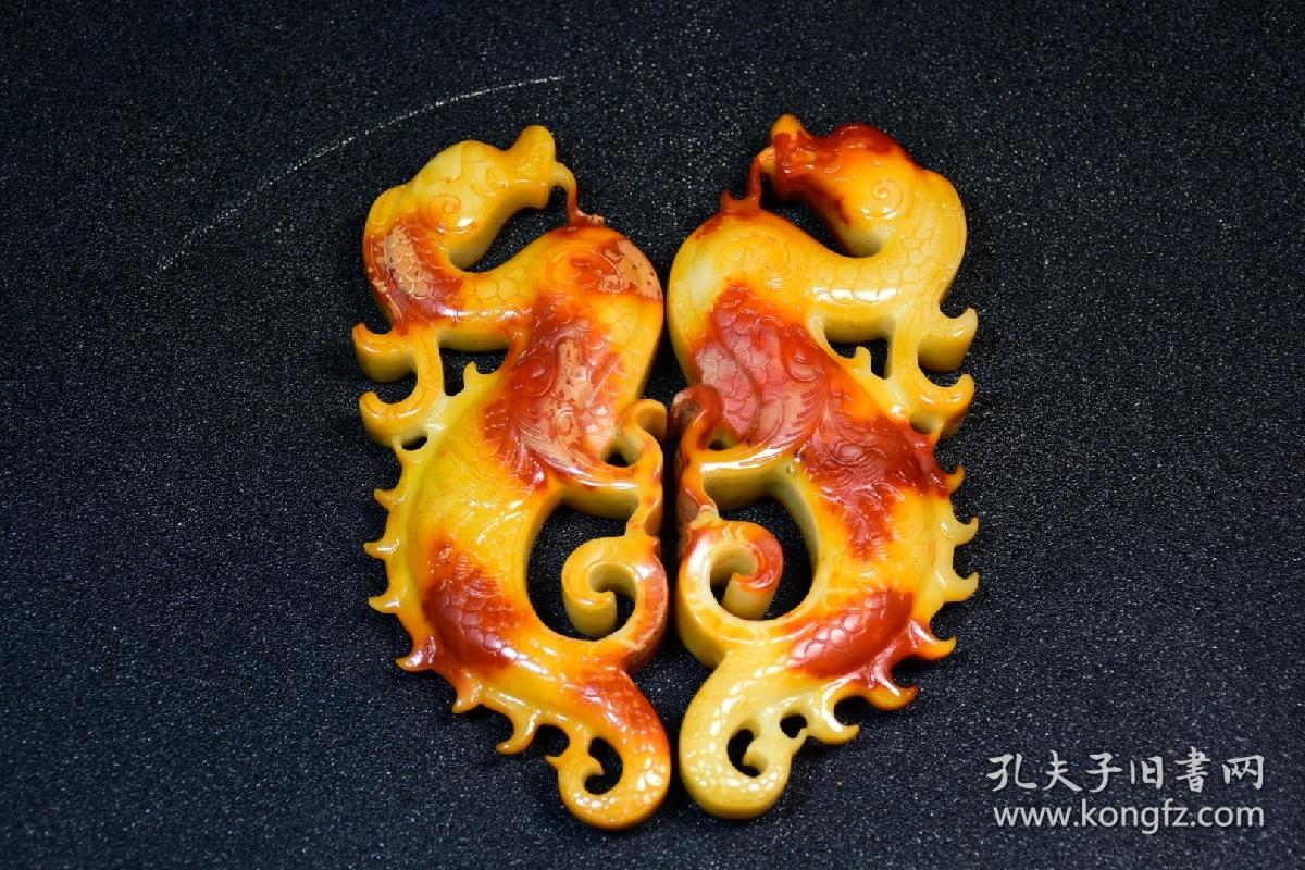 新疆和田玉籽料赤龙一对,玉质釉润透亮,沁色自然,纯手工雕刻,品相完美