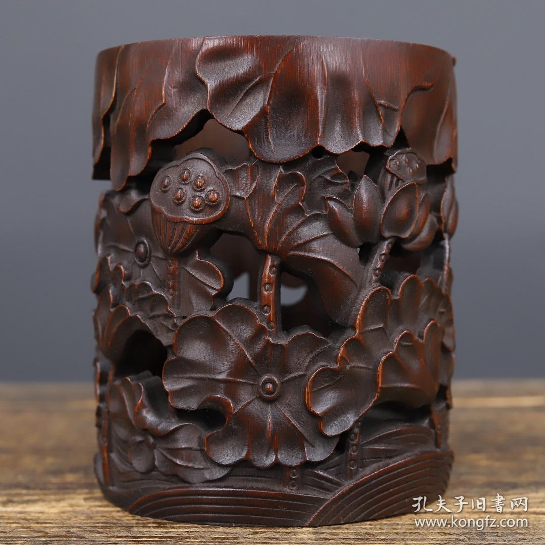 竹雕镂空雕刻笔筒104632长13厘米高15厘米重量426克