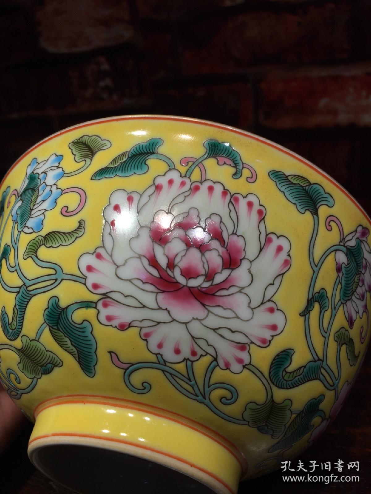 旧藏珐琅彩瓷器黄地釉花卉碗花开富贵牡丹花卉蕉叶纹满功釉色肥厚浆体