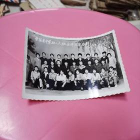 崇信县中学初二六班全体同学会影1988年