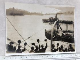 民国抗战时期日军八云号军舰出港原版老照片