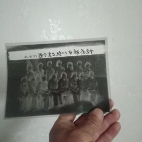 八十年代老底片:院夼联中十二级女生合影