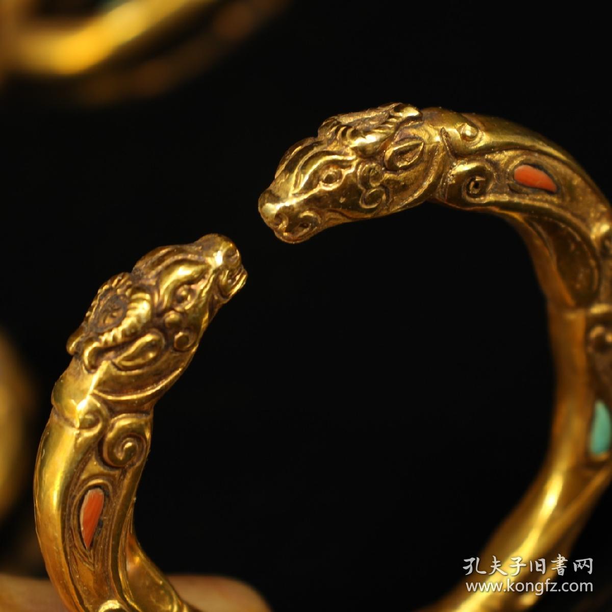 珍藏乡下收出土纯手工打造雕刻唐代鎏金镶嵌宝石十二生肖手镯一套重