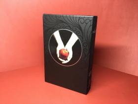 特价绝版一印二手暮光之城毛边收藏豪华版签名版封套有划痕Twilight Collector’s Edition Stephenie Meyer Sighed