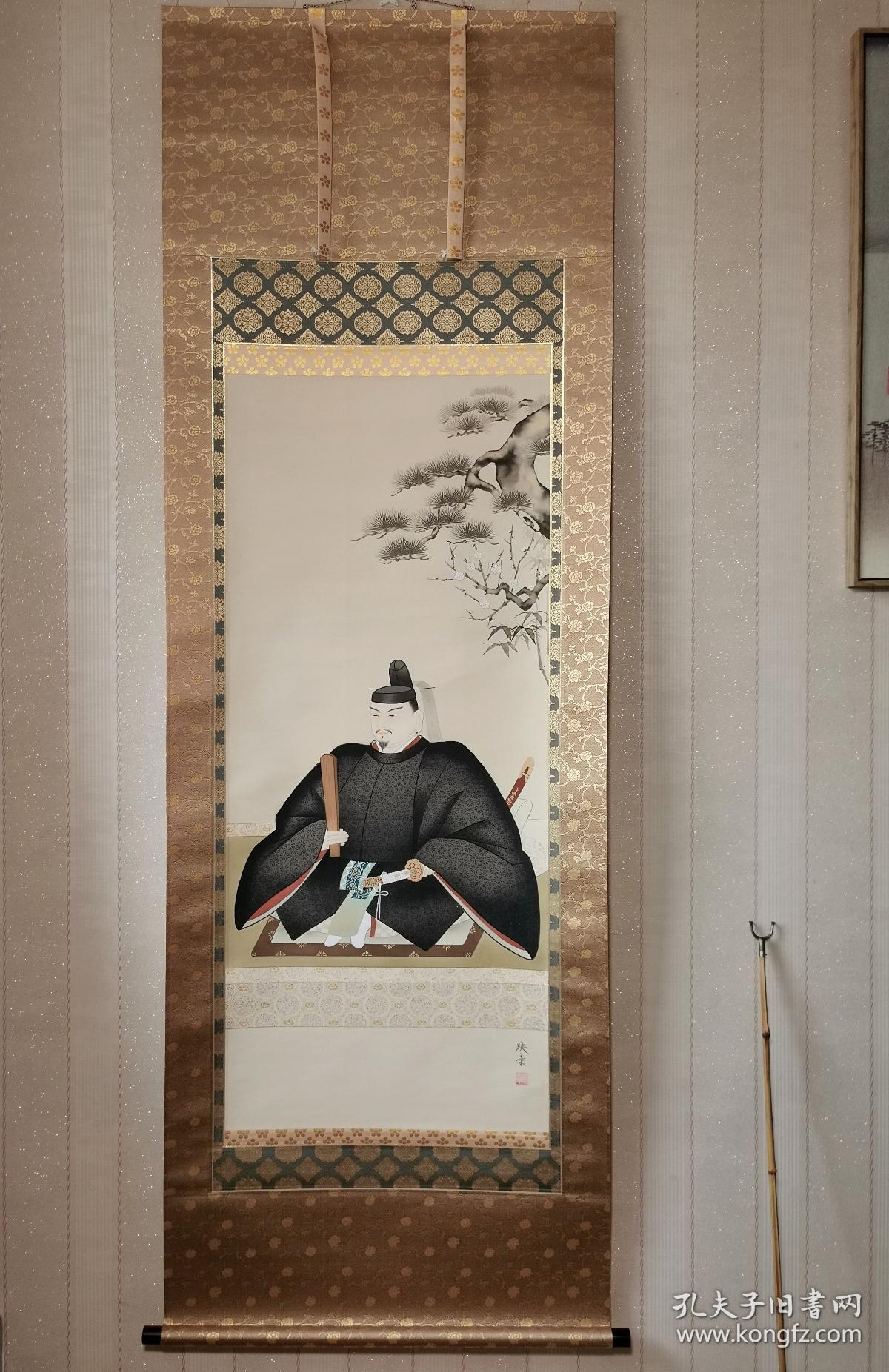 日本名家画传统人物画挂轴绢本绫裱双红木轴头装裱华丽品相很好名家