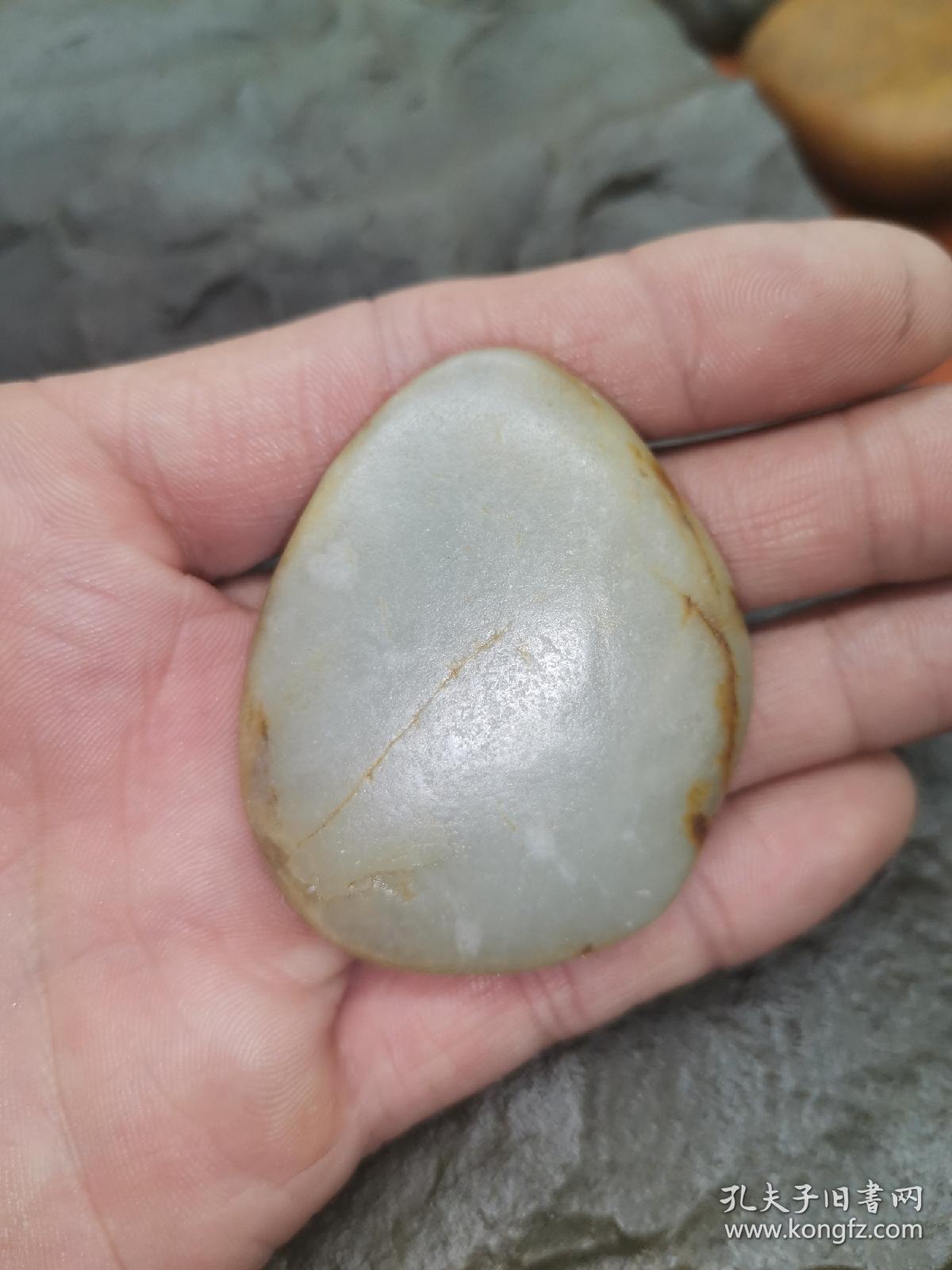 新疆和田玉洒金皮青白玉籽料重465克背后带水返沙毛孔细节看图天然