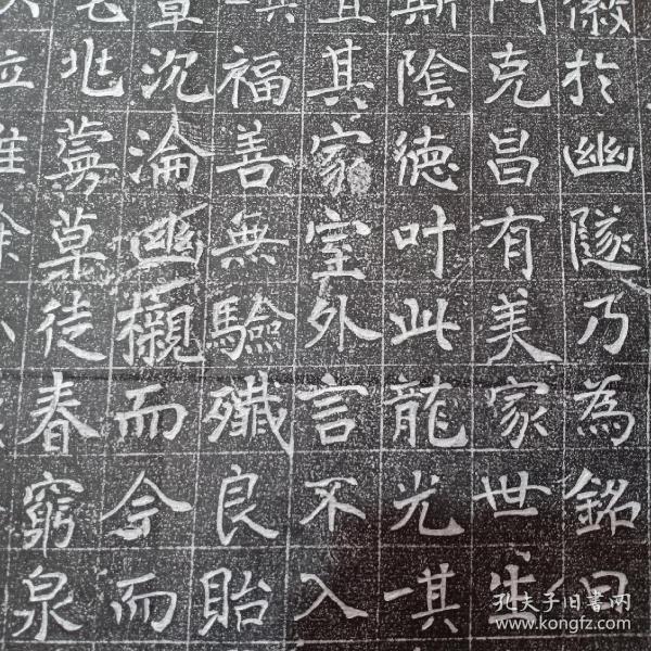 【唐代】大唐长春府果毅刘君故妻温氏墓志铭拓片
终于开元十五年，内容完整 字迹清晰 拓工精湛 书法精美 保真包原拓。