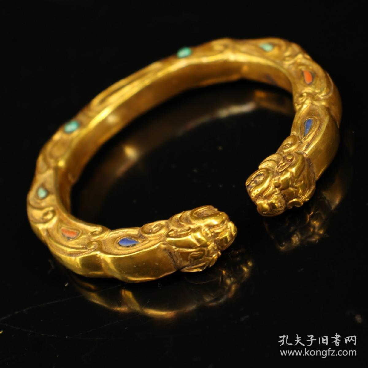 珍藏乡下收出土纯手工打造雕刻唐代鎏金镶嵌宝石十二生肖手镯一套重