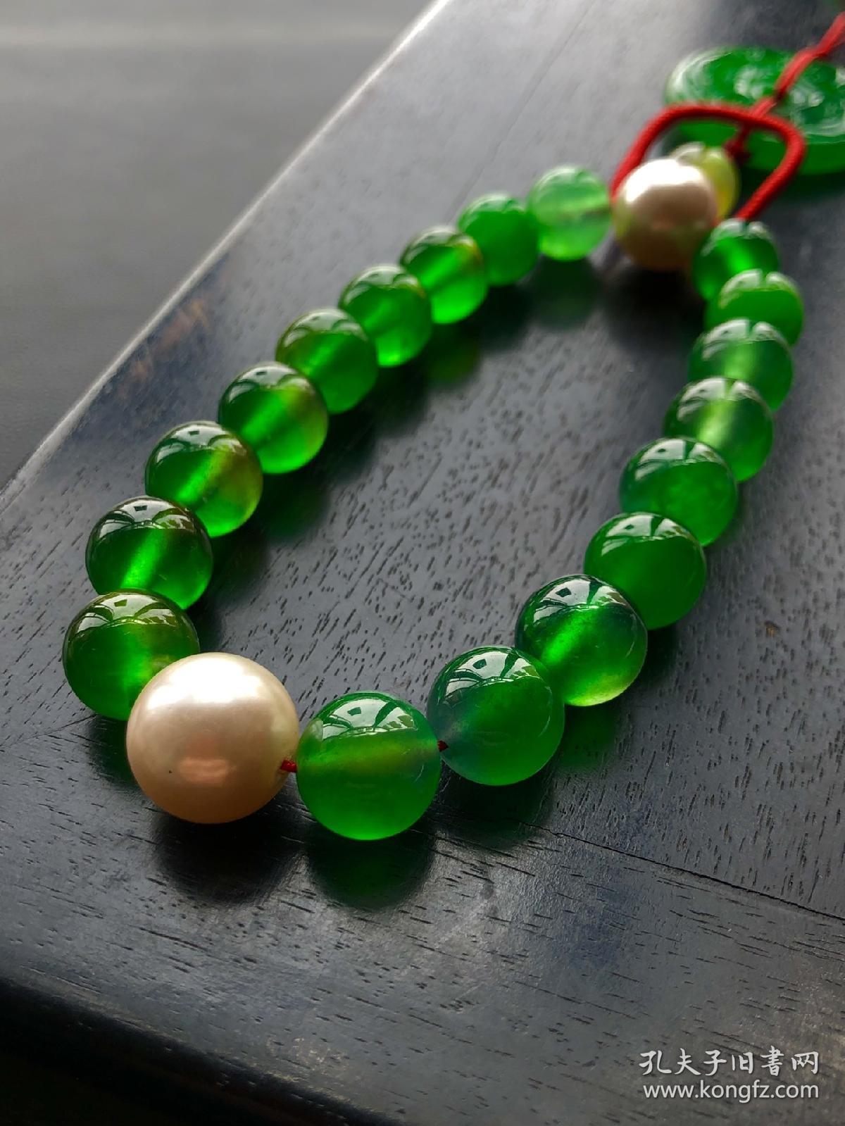 旧藏帝王绿高冰翡翠珠子手持选料上乘冰透水润满色通透成色漂亮佩戴