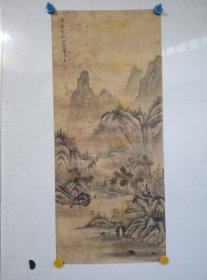 1984年绢本手绘山水画一副，鸣泉作于甲子年，作者不识，品相较差 原装裱损坏就剩画心，水渍霉斑严重，尺寸87x38厘米