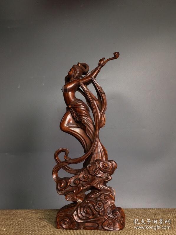 反弹琵琶飞天仕女黄杨木雕人物摆件