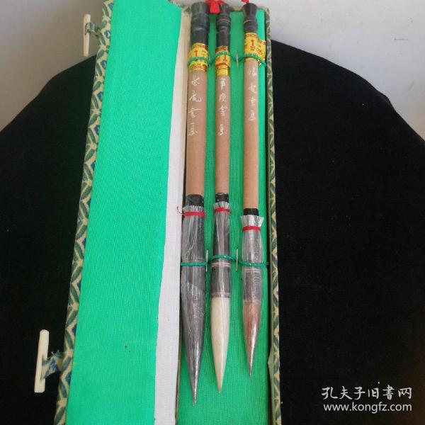 老毛筆（紫毫、羊毫、狼毫，三支合售）筆桿長17厘米，出峰分別為，5厘米、4厘米、3.5厘米多點，具體請閱圖