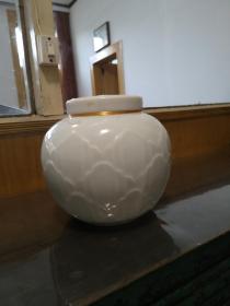瓷茶罐