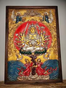 旧藏西藏木框漆器彩绘唐卡佛像  准提菩萨千手观音菩萨一尊 恭请供奉家居装饰挂画 
高1米05长73厘米厚3.5厘米，重15.4斤，