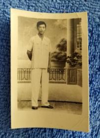 1959年男青年艺术照老照片（摄于广汉）