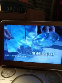 前卫厨艺报道:《12种养生菌旺销菜》（单VCD，正版裸碟，中国国际广播音像出版社2008年出版发行，用DVD机试一试，播放流畅。）注:因光盘具有可复制性，所以搞清楚下单，售后不退。