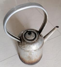 铝烧水壶（老式手工制做，7、80年代烧水用，壶净重3.9斤）仅供收藏