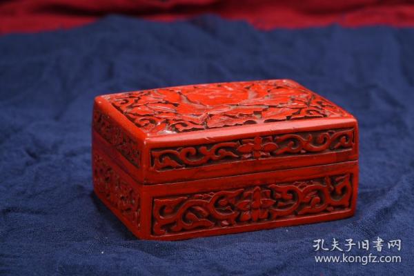 剔紅漆器玉堂富貴首飾盒
長10cm   寬7cm   高4.5cm
重234克
BW1262650