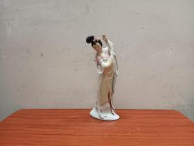 非常漂亮的七十年代枫溪瓷塑像摆件