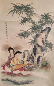 著名画家王叔晖款侍女画一幅。画芯长92厘米，宽52厘米。装裱后长198厘米，宽66厘米。
王叔晖 ( 1912.8 -1985.7 )，字郁芬，祖籍浙江绍兴，生于天津，是现代著名工笔重彩人物女画家。1949年参加工作，历任出版总署美术科员，新华书店总管理处美术室图案组组长，人民美术出版社连环画创作组组长。现在精品不许出境。快递包邮。