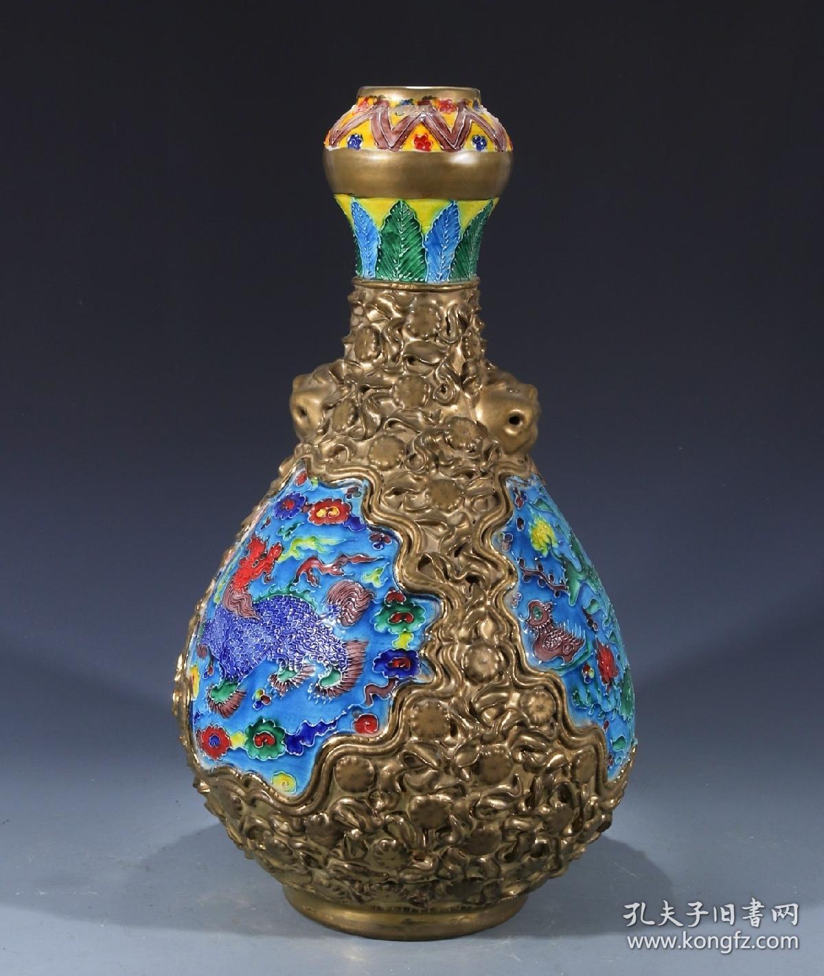 旧藏永乐年制珐华彩两面开窗鎏金捏花麒麟鱼纹蒜头瓶一对