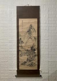 清代早期雍正年云南进士进士张荃山水画大幅
张荃，字芳荪，号岚溪钓徒、岚溪。云南人。清雍正八年（1730）庚戌科梁诗正榜三甲第293名进士。乾隆九年（1744）至十二年出任福建同安知县，今龙潭“水天洞”旁，仍有其镌刻的“膏泽下民”四字。张荃工画，尤擅山水，所绘静雅洗练，得沈周遗意，为世人称道。
