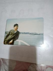 1987年彩色照片【1男于船上】