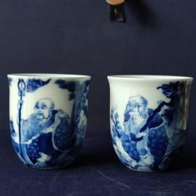 大清康熙年制青花達摩杯子一對，畫工漂亮，高6.5寬6.5cm.