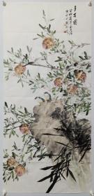 玉文清国画作品
纸张有瑕疵，压纹可能裱不平，除非遇到装裱修复的高手。
纯手绘石榴图多子图