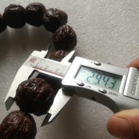 17粒玩红的铁核桃（开裂了）