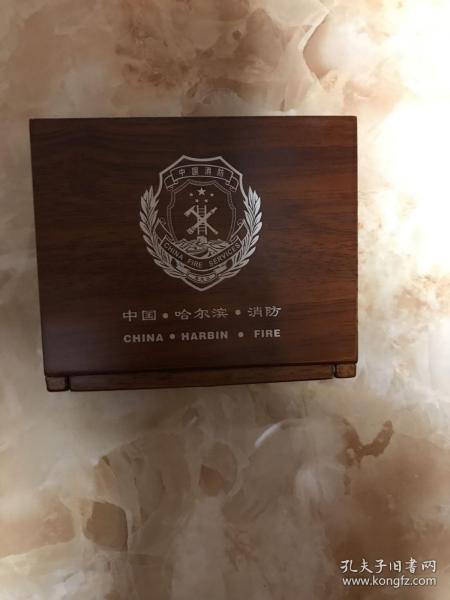 黑龙江哈尔滨消防纪念章，纪念摆件