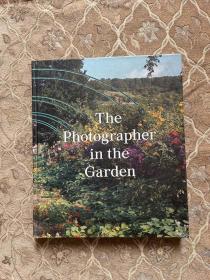 The Photographer in the Garden 花园摄影