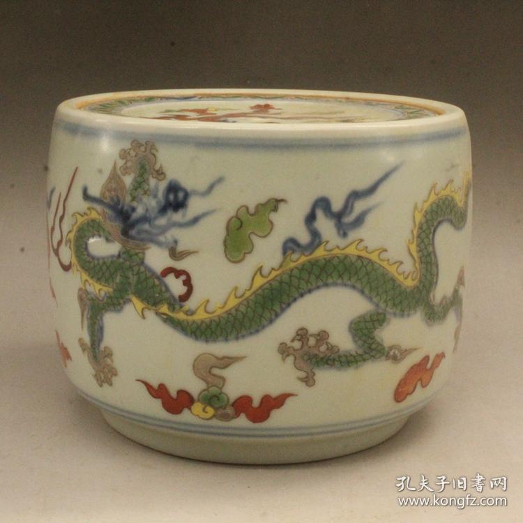 明宣德五彩双龙戏珠纹蛐蛐罐