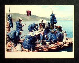 1985年新华社记者许群摄《我国潜水员的高原潜水实验》