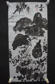 122b13 著名画家、花鸟师承李苦禅大师、中国美术家协会北京分会会员—钱卫国  花鸟国画作品一幅 ，纸本软片，尺寸约69*34厘米！