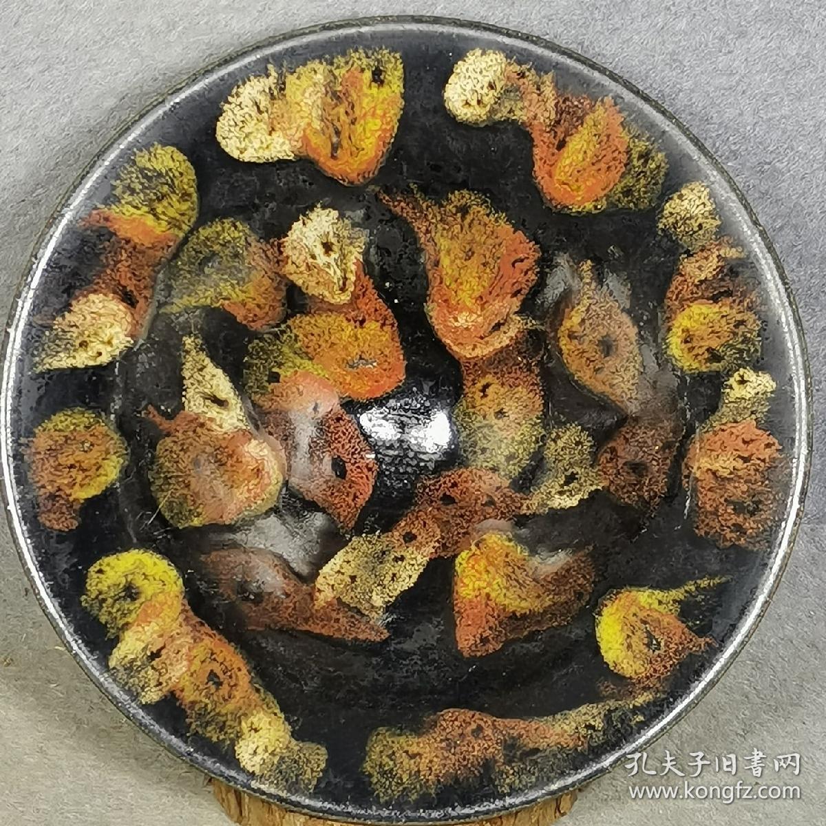 宋代建窑窑变七彩蝴蝶釉大号撇口茶盏,胎体