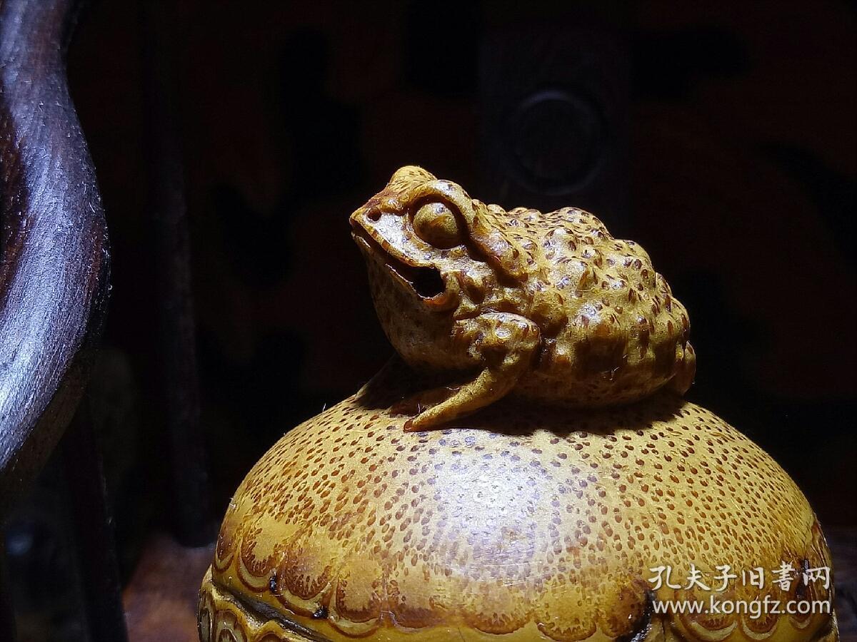 想吃天鹅肉的它,手把件收藏家有一句行话:竹,木,牙,角,竹为先