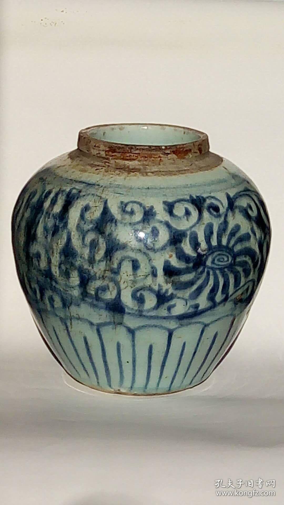 青花卷云纹瓷罐