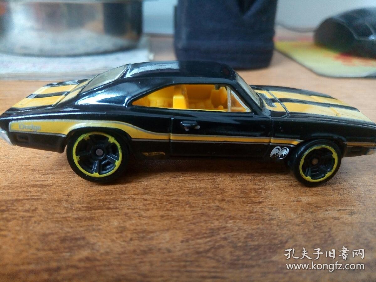 风火轮hotwheels69年款道奇战马500车模