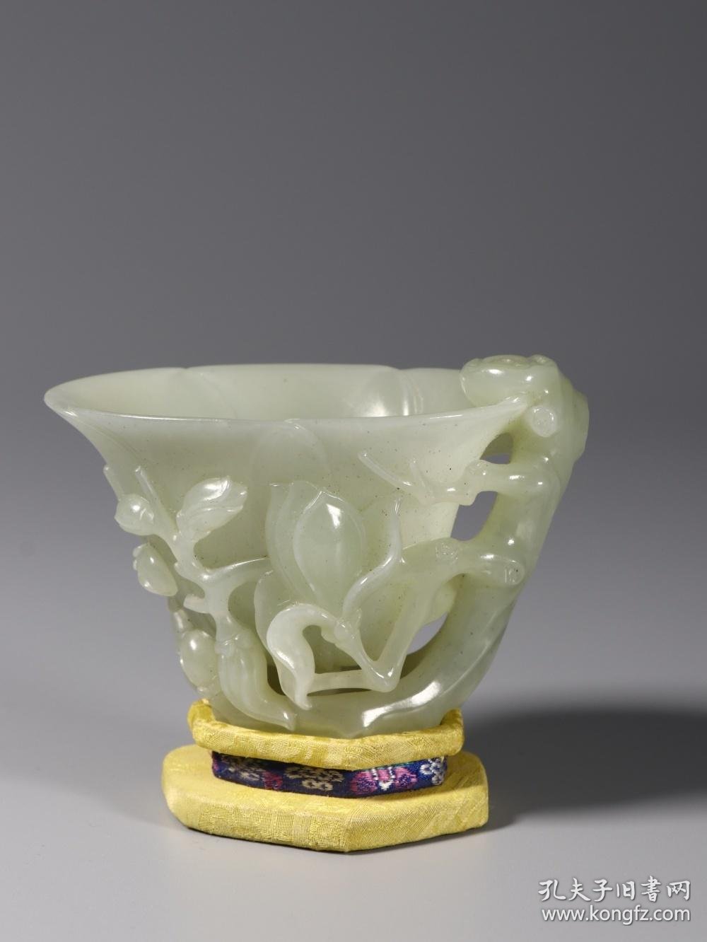 旧藏:清白玉兰花杯
