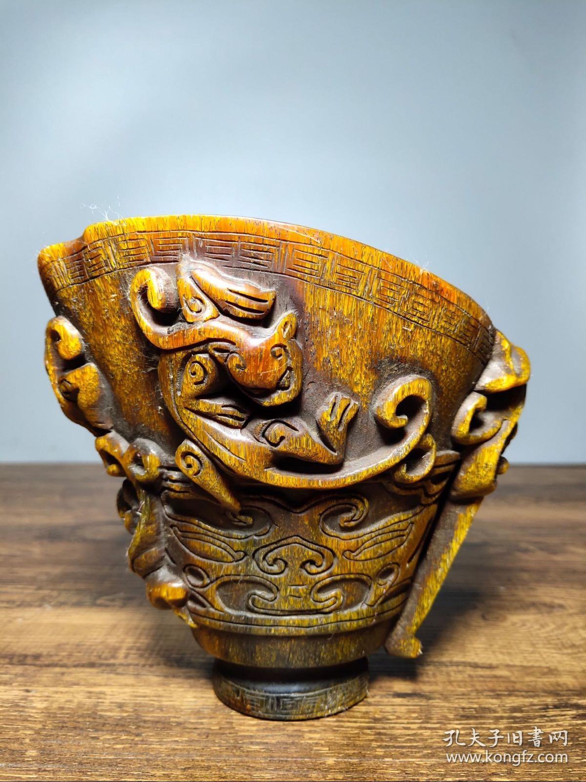 珍藏清代老牛角雕刻兽面螭龙牛角杯摆件高14厘米长15厘米宽11.