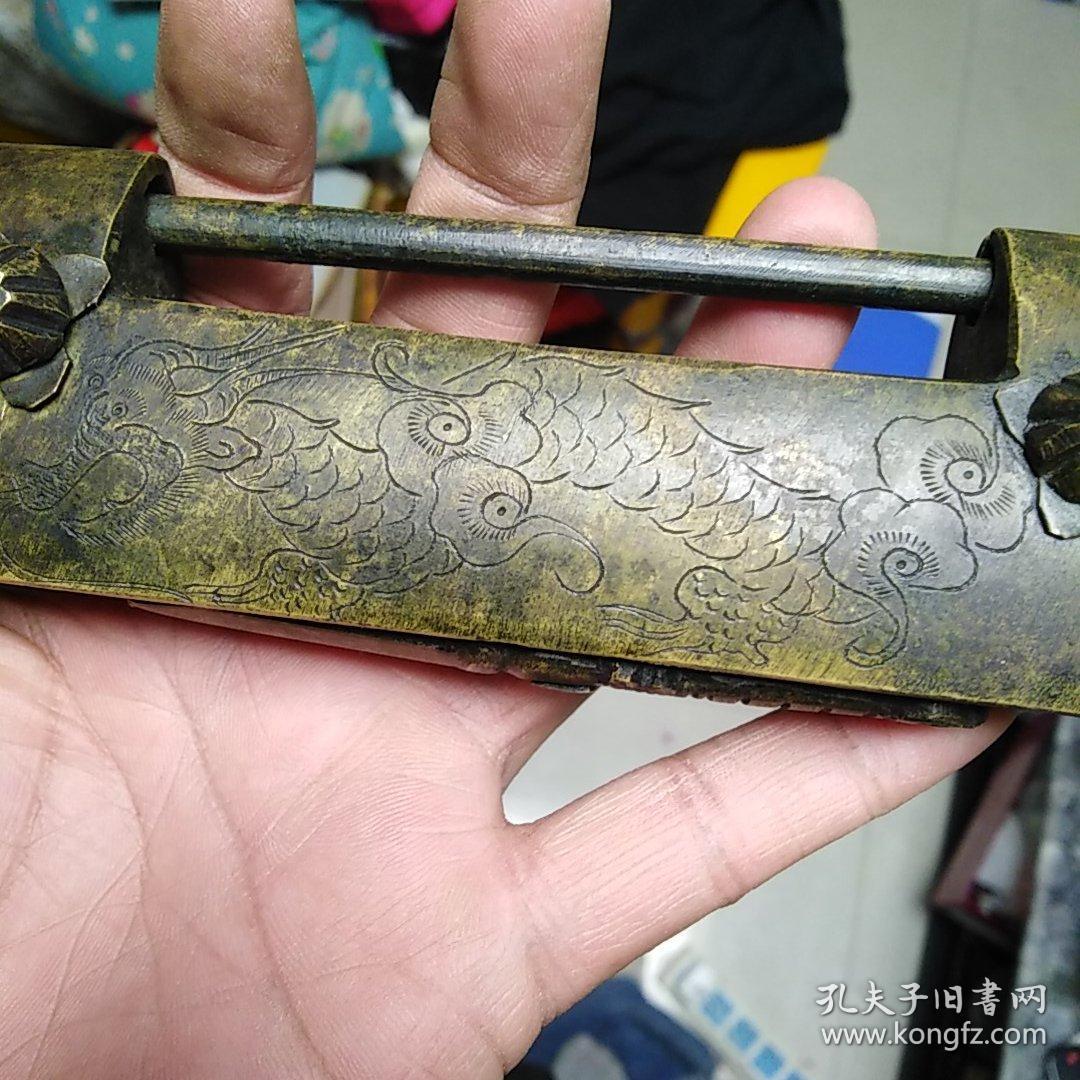 明清龙纹老铜锁,有很多机关,如果无人指点,能打开这把锁其实难度很大