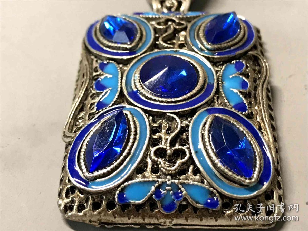 乡下收的清代天然蓝宝石挂件